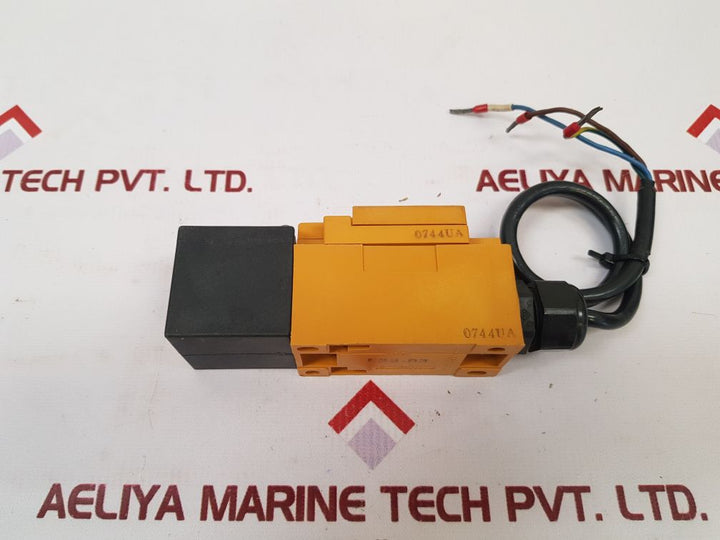 Omron E3N2-d2 E4-us Photoelectric Switch