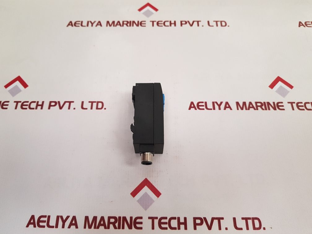 Festo Sde1-d6-g2-w18-l-p2-m12 Pressure Sensor