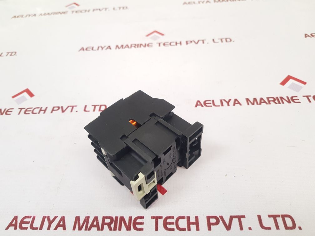 Telemecanique Ca2 Dc22M7 Relay