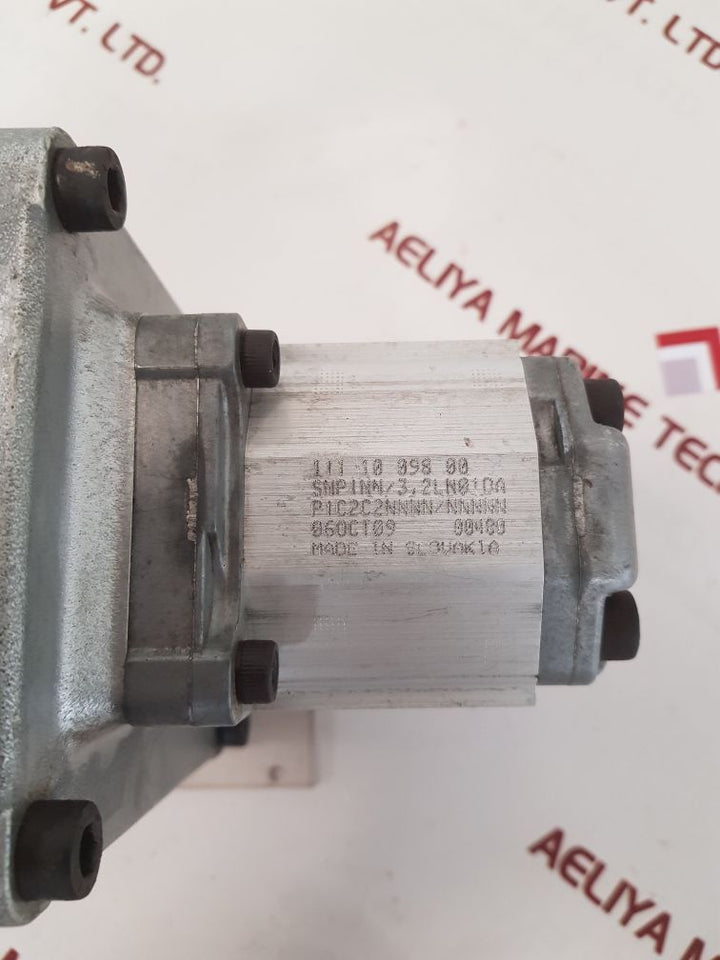 Liebherr 592097514 double gear pump 
