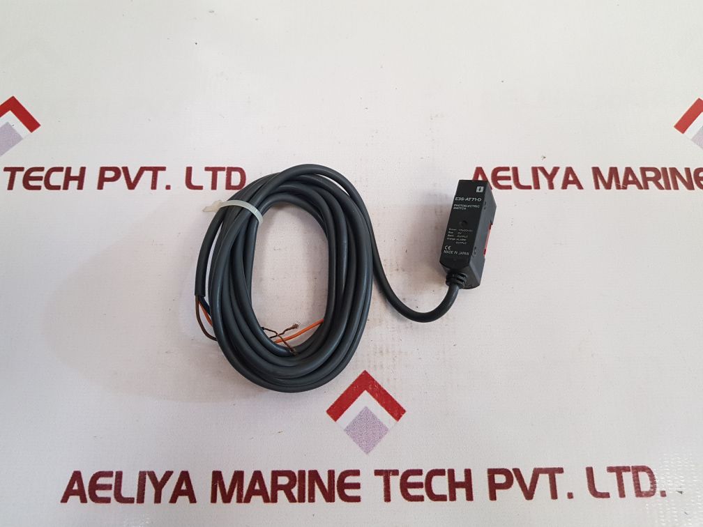 Omron E3S-at71-d Photoelectric Switch 10 To 30 Vdc
