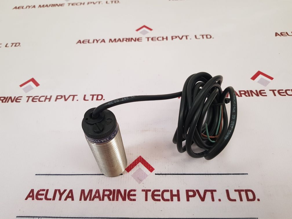 Telemecanique Xsa-v11801 Proximity Switch Sensor
