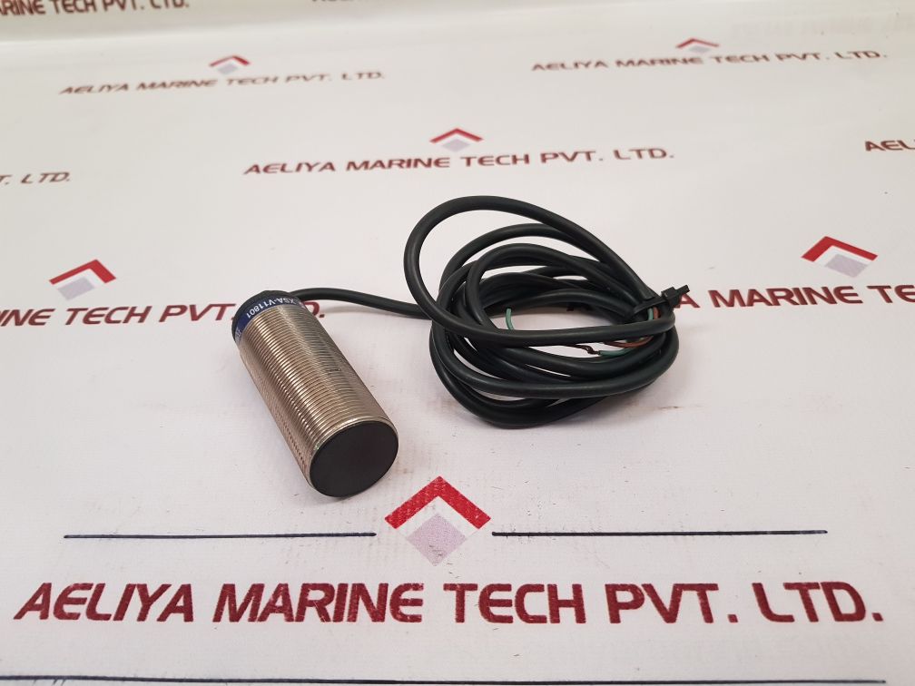Telemecanique Xsa-v11801 Proximity Switch Sensor