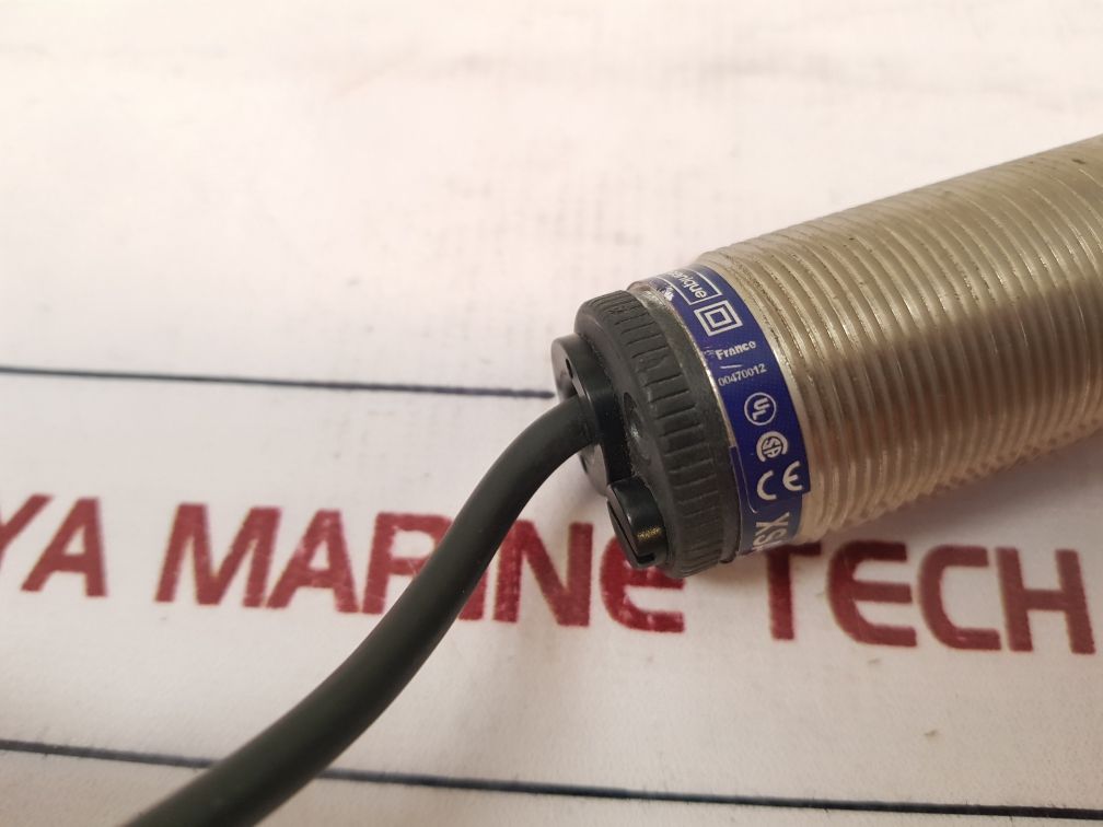 Telemecanique Xsa-v11801 Proximity Switch Sensor