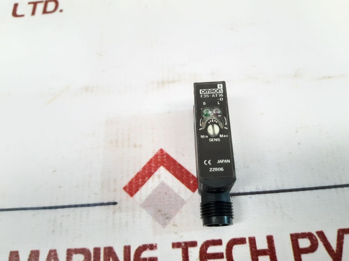 Omron E3S-at16-d Photoelectric Sensor 10 To 30Vdc