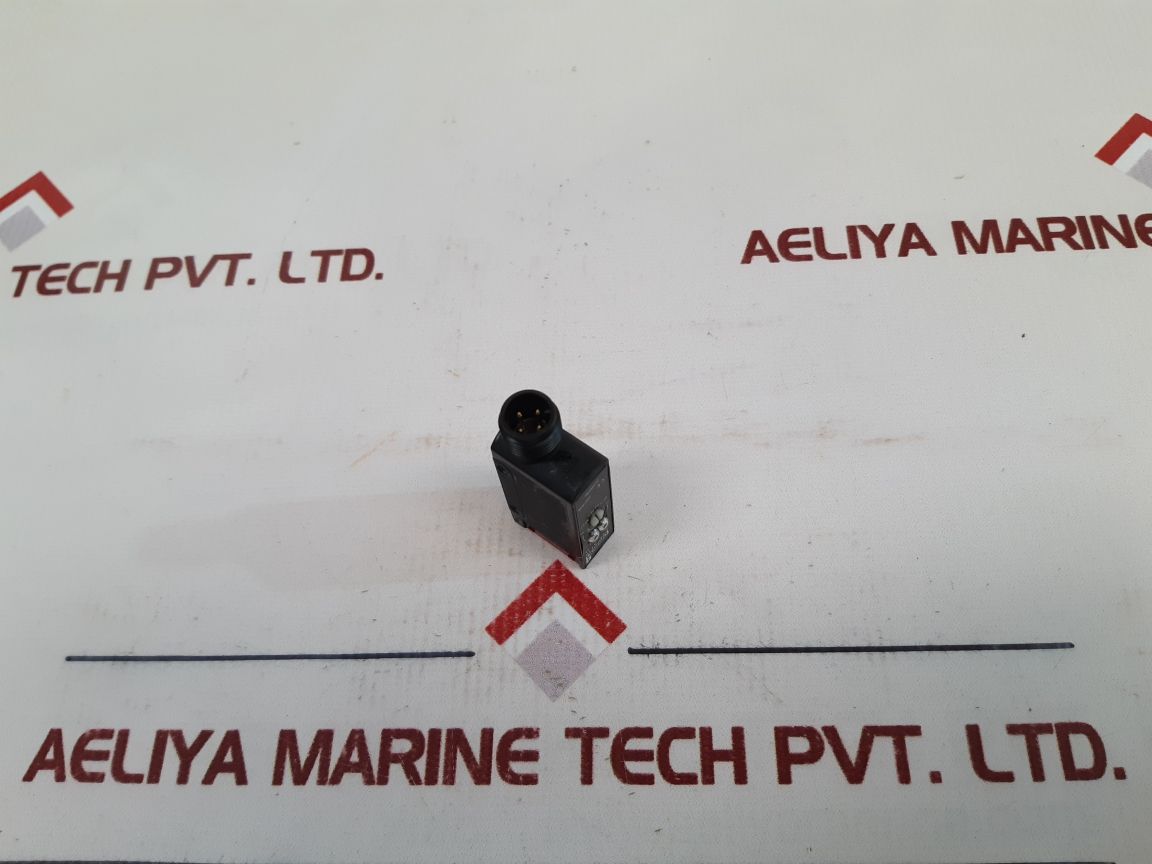 Omron E3S-at16-d Photoelectric Sensor 10 To 30Vdc