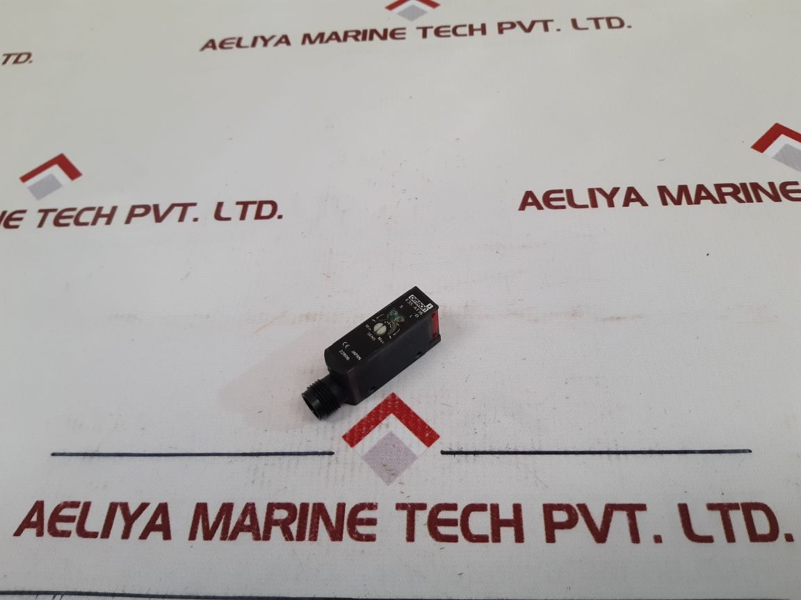 Omron E3S-at16-d Photoelectric Sensor 10 To 30Vdc