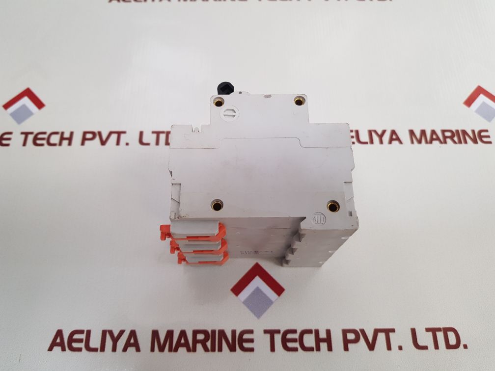 Lovato P2 Mb C100 Circuit Breaker