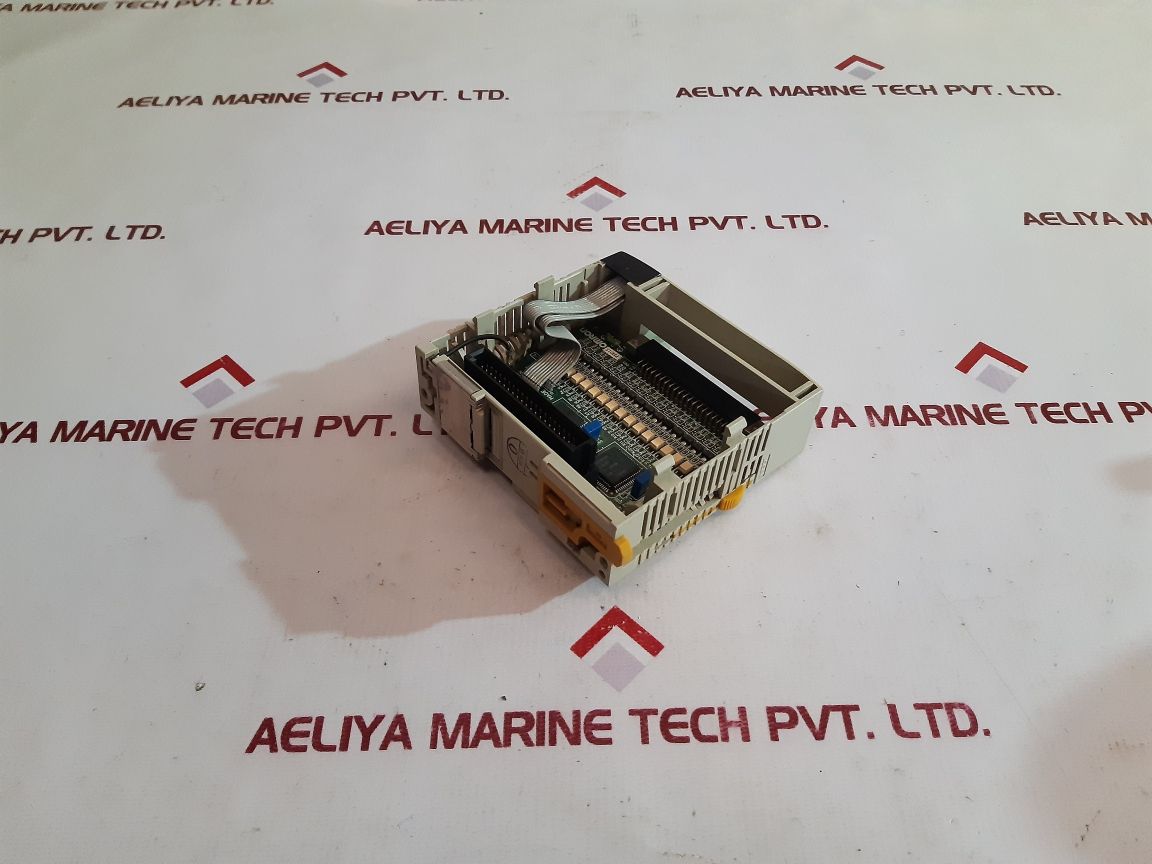 Omron cqm1-od213 output unit