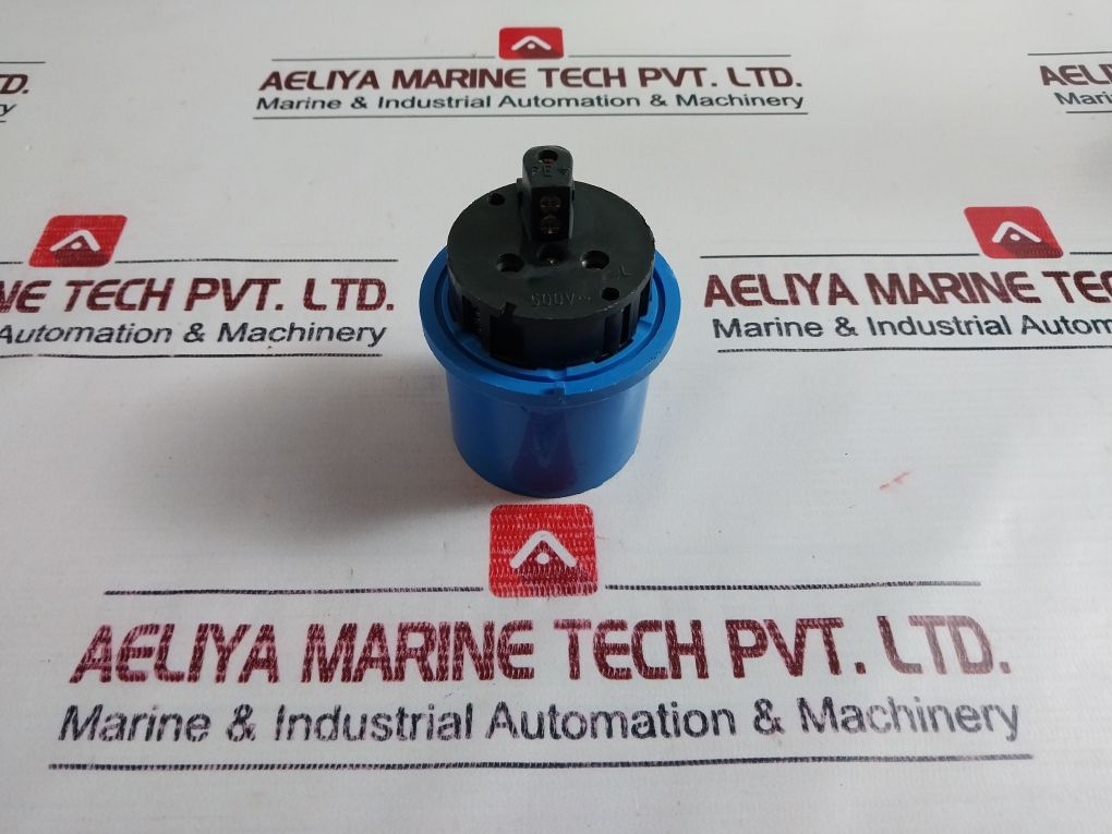 Lot Of 3X 2021 046 Plug 500V