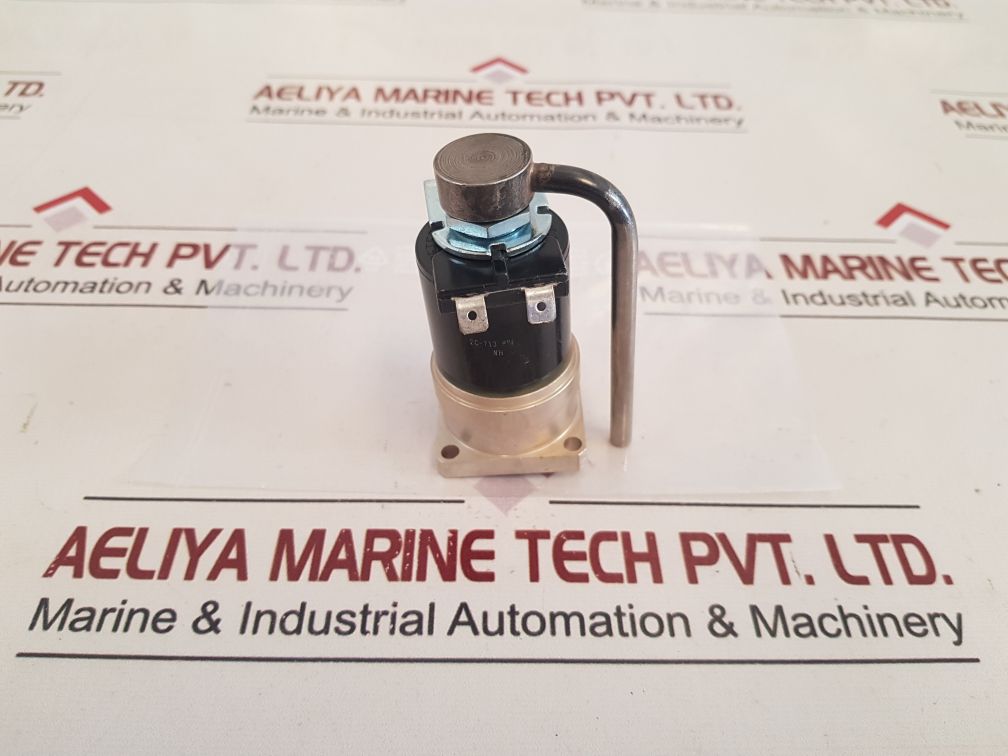 Versa Esm-3011-34-ars-e2Sp-z-38-d024 Pneumatic Directional Valve 9.5 Watt