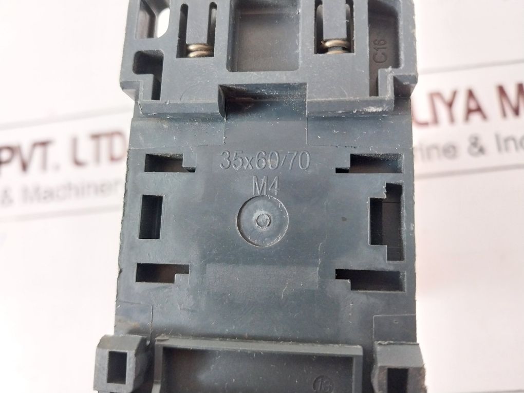 Schneider Electric Ladn40C Auxiliary Contact Block With Lc1 D18…C Contactor