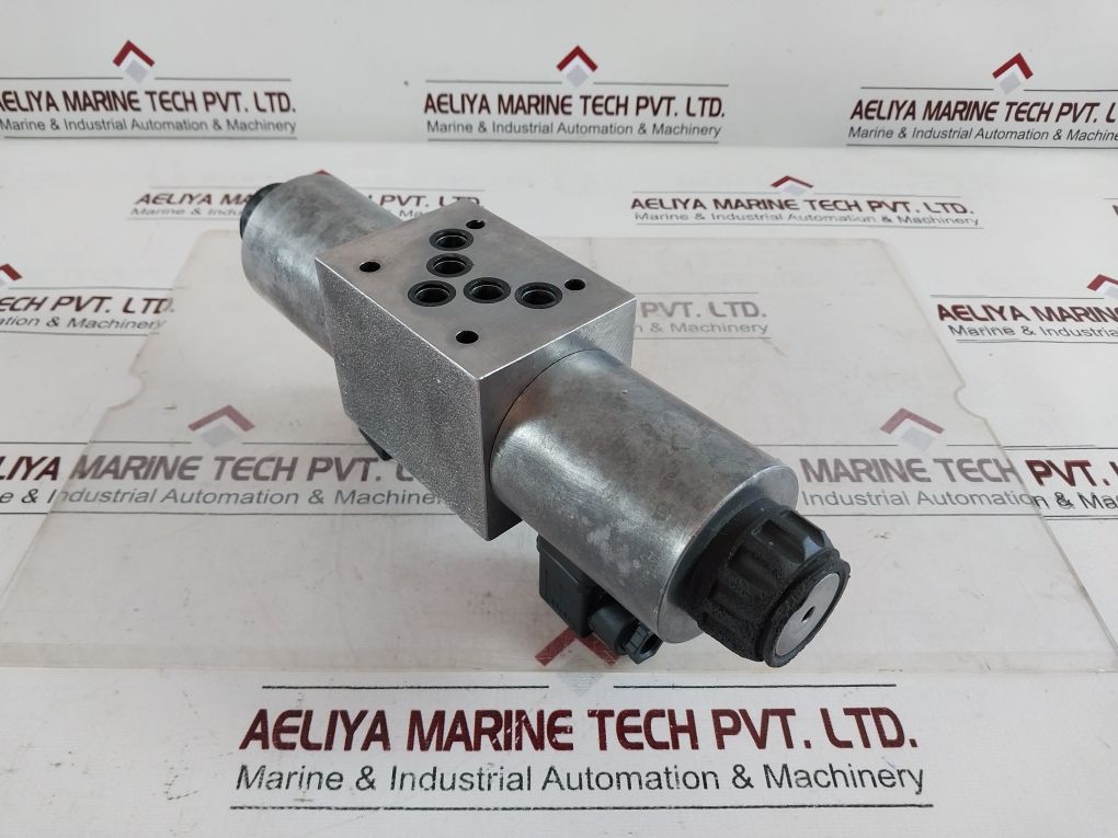 Rexroth 4We 10 E33/Cg24N9K4 Solenoid Valve