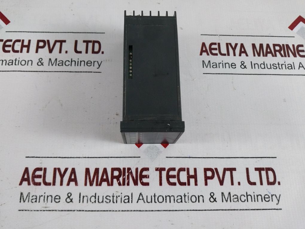 Rkc Instrument Cb100 Digital Temperature Controller 04K29206