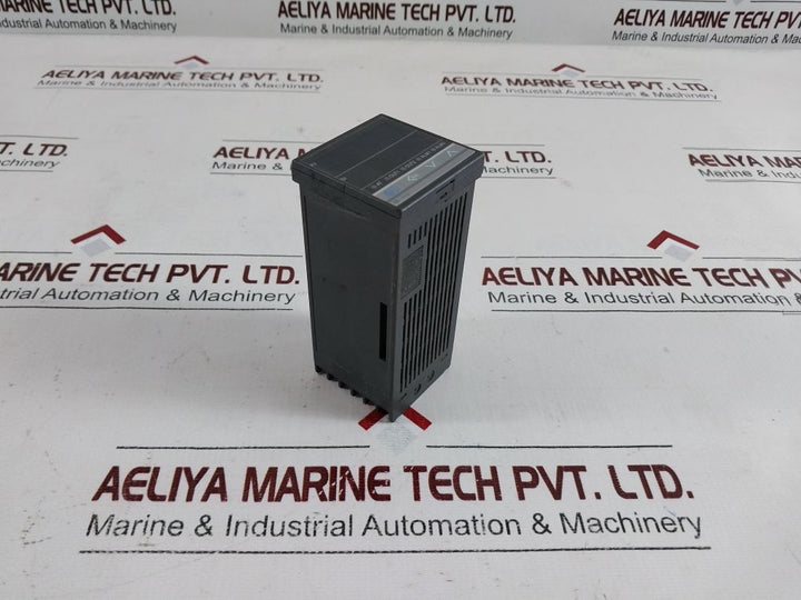 Rkc Instrument Cb100 Digital Temperature Controller 04K29206