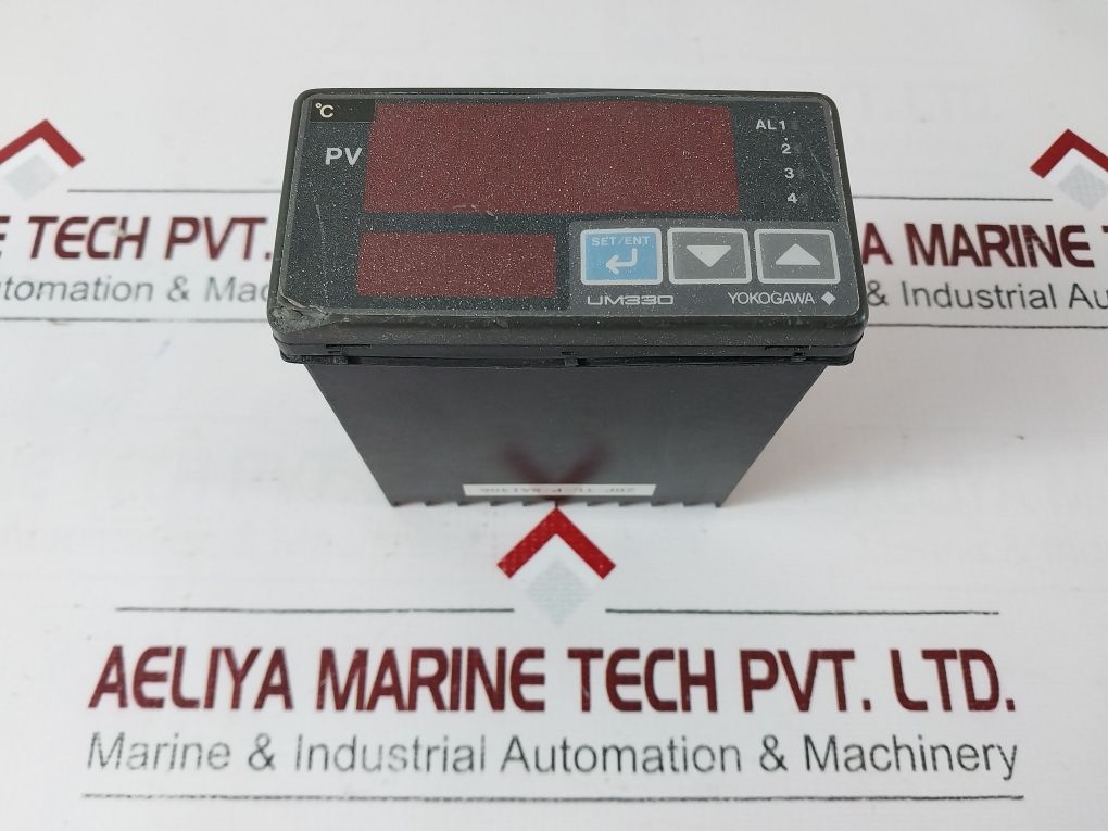 Yokogawa Um330-00 Digital Temperature Indicator Style S3