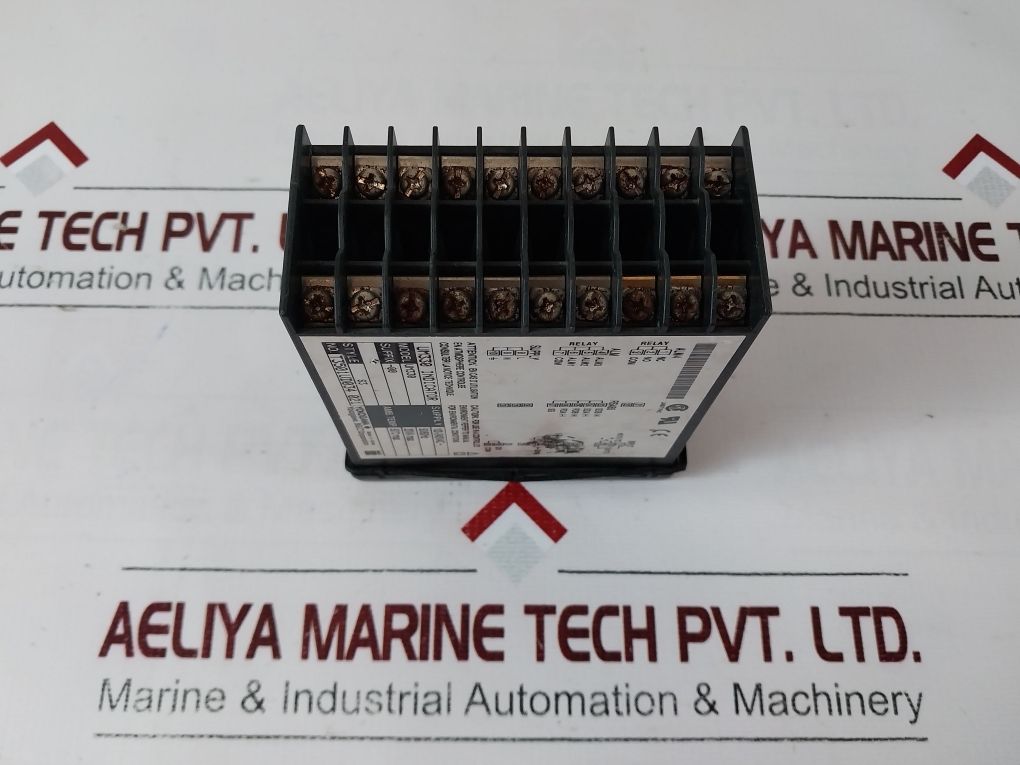 Yokogawa Um330-00 Digital Temperature Indicator Style S3