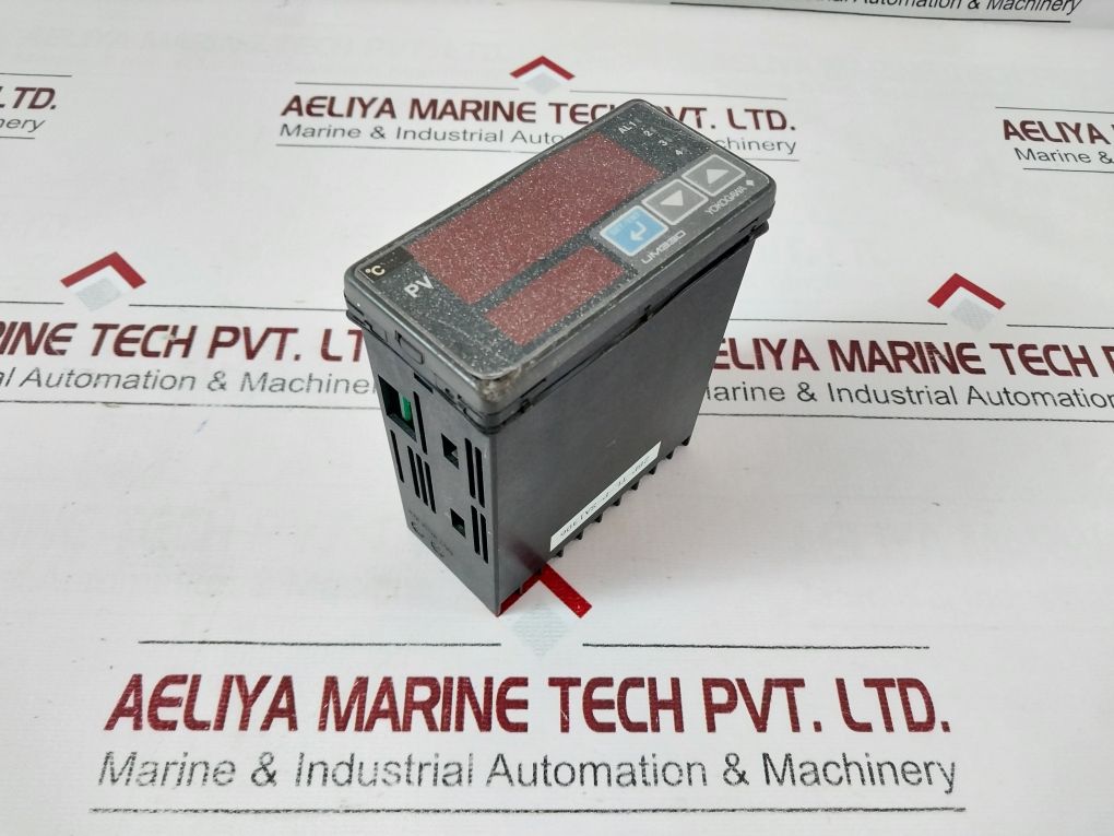 Yokogawa Um330-00 Digital Temperature Indicator Style S3