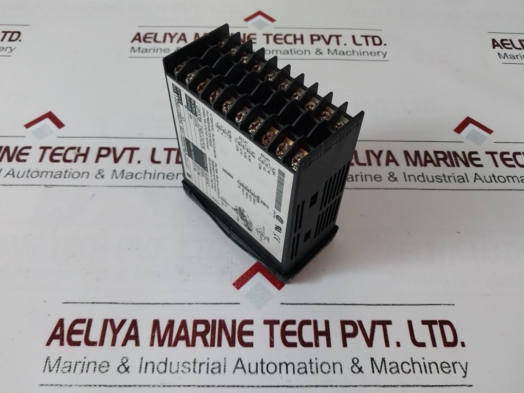 Yokogawa Um330-00 Digital Temperature Indicator Style S3