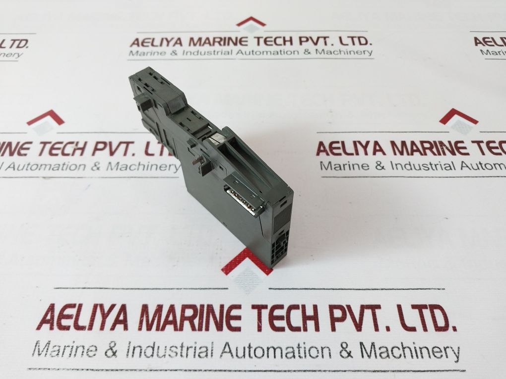 Siemens 6Es7 132-4Bb00-0Ab0 Output Module With 6Es7 193-4Cb10-0Aa0 