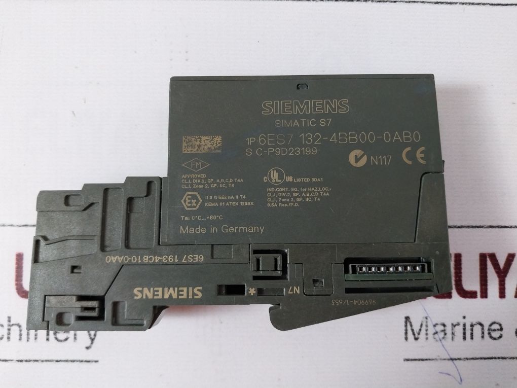 Siemens 6Es7 132-4Bb00-0Ab0 Output Module With 6Es7 193-4Cb10-0Aa0 