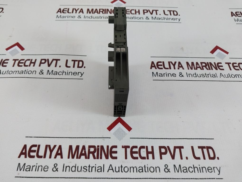 Siemens 6Es7 131-4Bb00-0Ab0 Input Module With 6Es7 193-4Cb10-0Aa0 