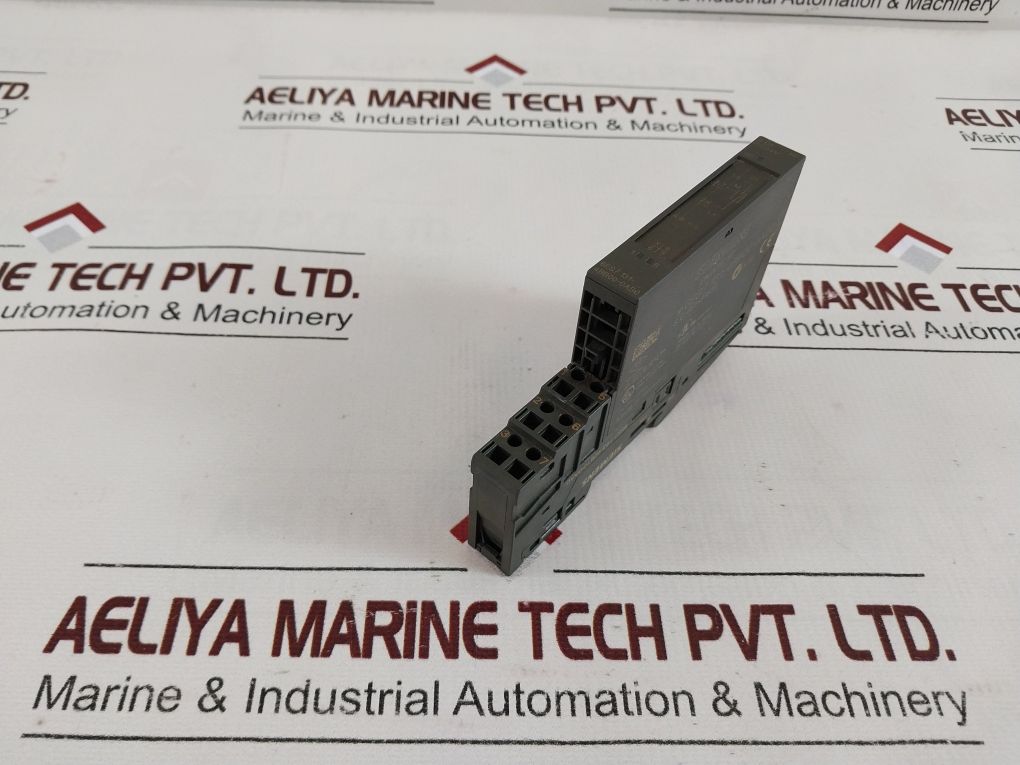 Siemens 6Es7 131-4Bb00-0Ab0 Input Module With 6Es7 193-4Cb10-0Aa0 