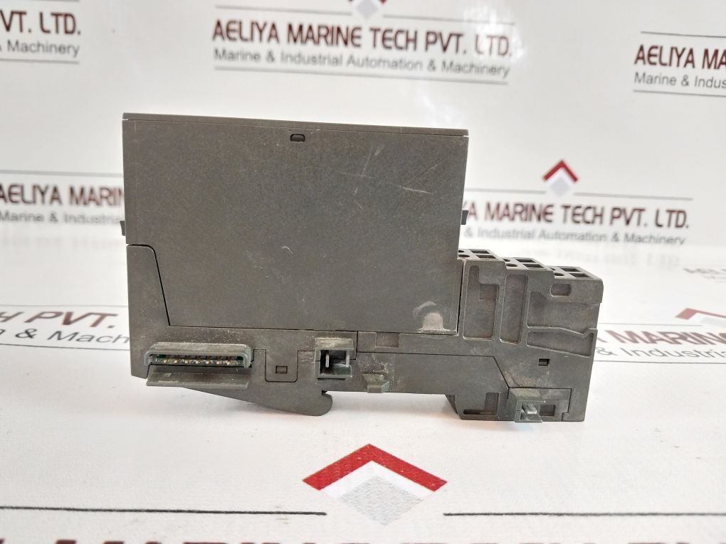 Siemens 6Es7 131-4Bb00-0Ab0 Input Module With 6Es7 193-4Cb10-0Aa0 