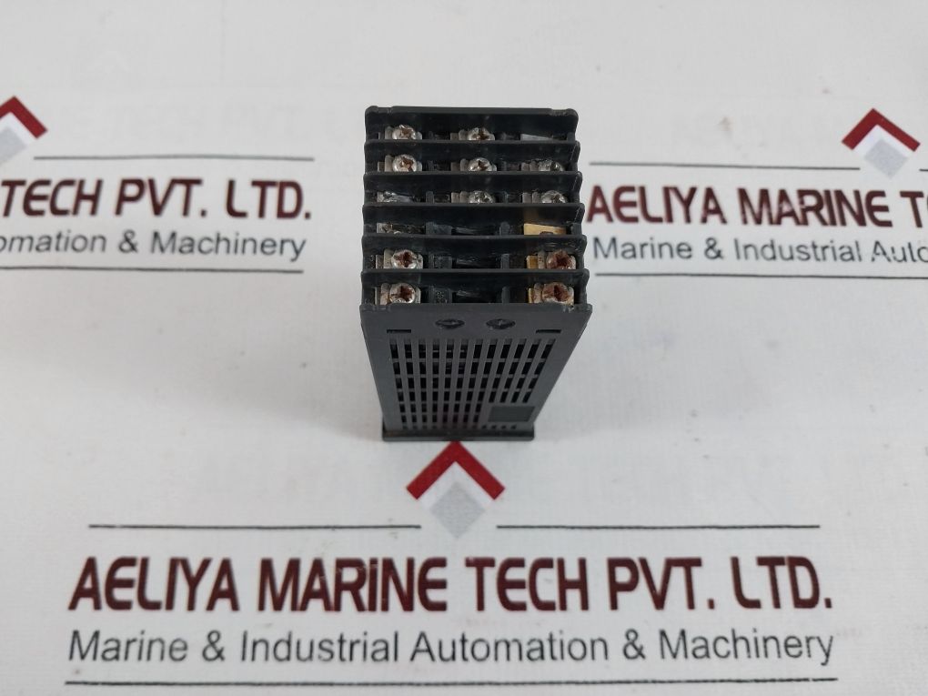 Rkc Instrument Cb100L Digital Temperature Controller Ja3-m*Nn-n-n1/A