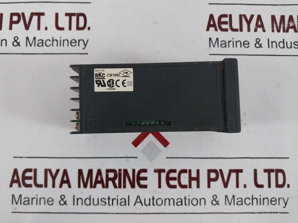 Rkc Instrument Cb100L Digital Temperature Controller Ja3-m*Nn-n-n1/A