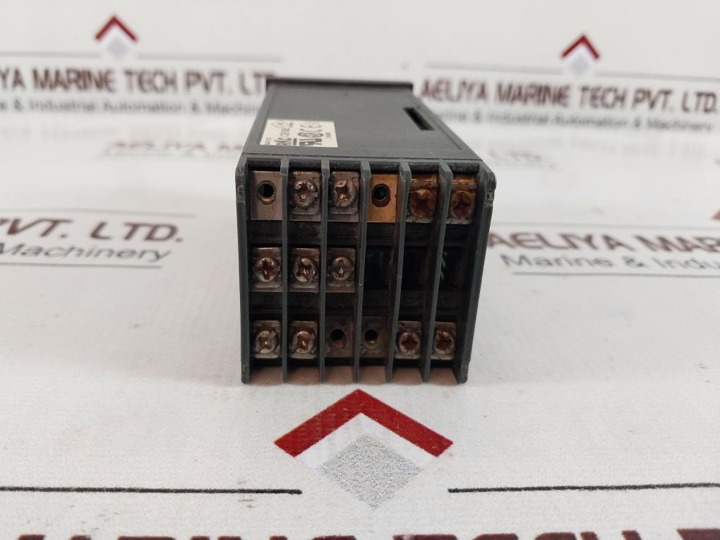 Rkc Instrument Cb100L Digital Temperature Controller Ja3-m*Nn-n-n1/A