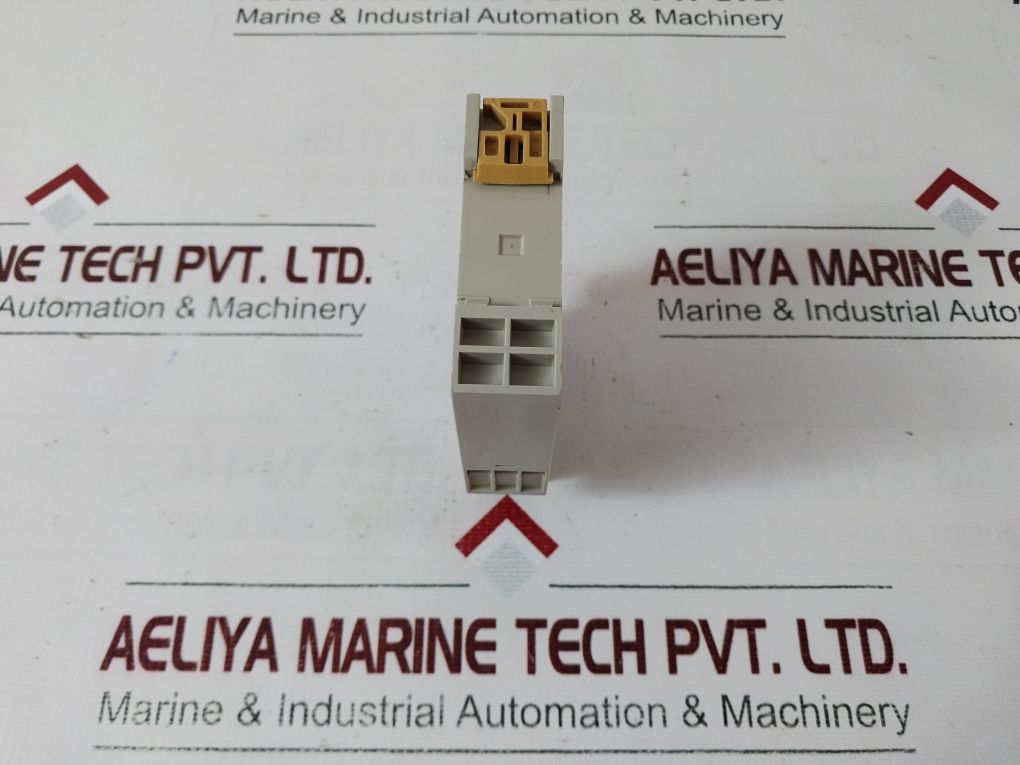 Lot Of 3X Omron H3Dr-m Timer 0-10 Sec 5A 250Vac