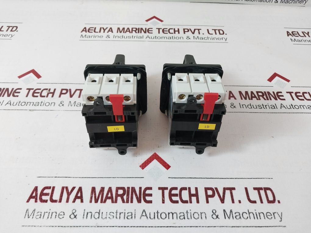 Schneider V 02 Switch Body For Switch Disconnector With Padlockable Handle