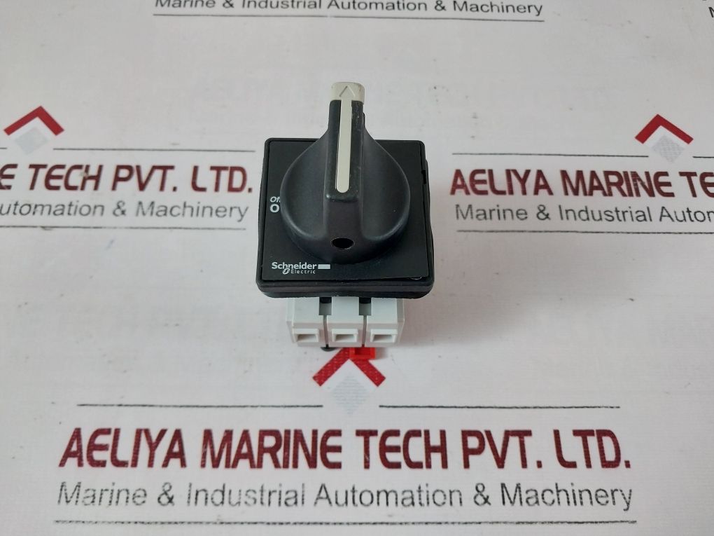 Schneider V 02 Switch Body For Switch Disconnector With Padlockable Handle