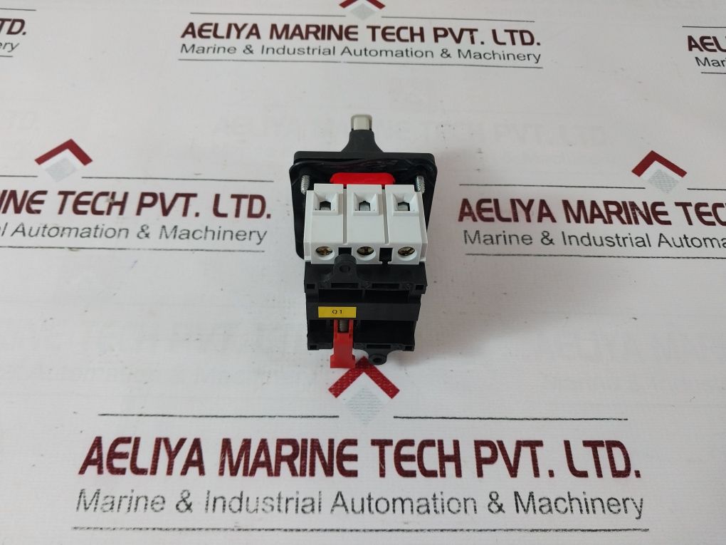 Schneider V 02 Switch Body For Switch Disconnector With Padlockable Handle