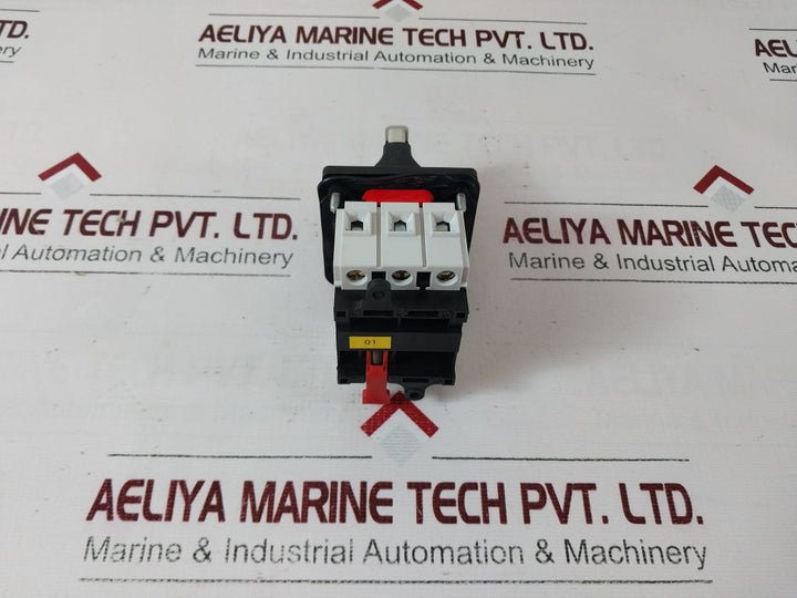 Schneider V 02 Switch Body For Switch Disconnector With Padlockable Handle