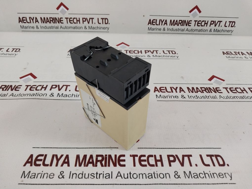 Carlo Gavazzi S 117 166 920 Combi Timer With Base 
