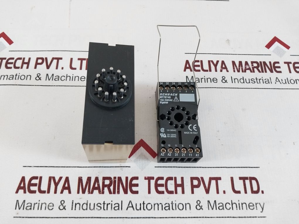 Carlo Gavazzi S 117 166 920 Combi Timer With Base 