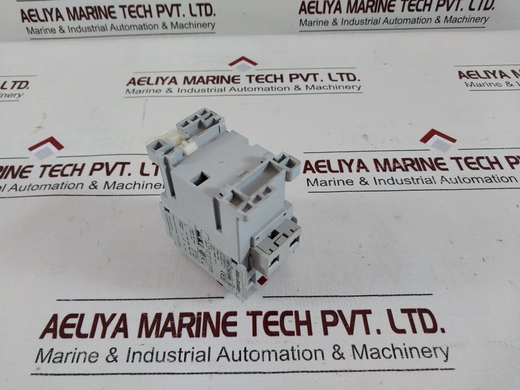 Allen-bradley 100-c16*200 Contactor