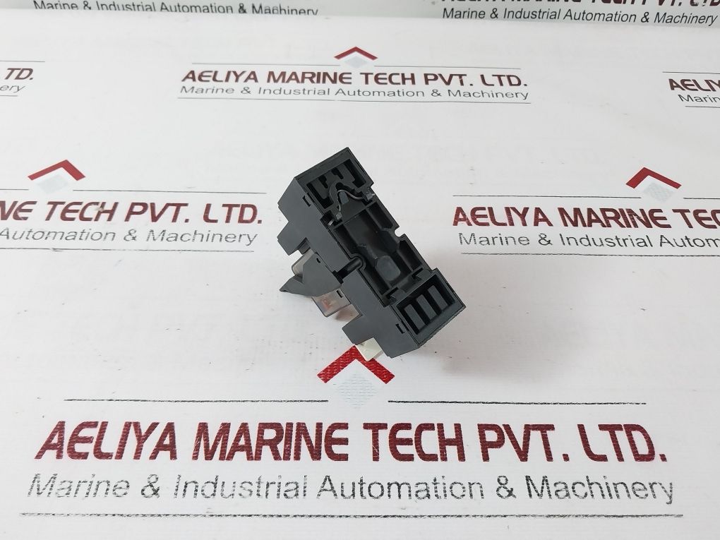 Schrack Pt570024 Relay With Pt78704 Base