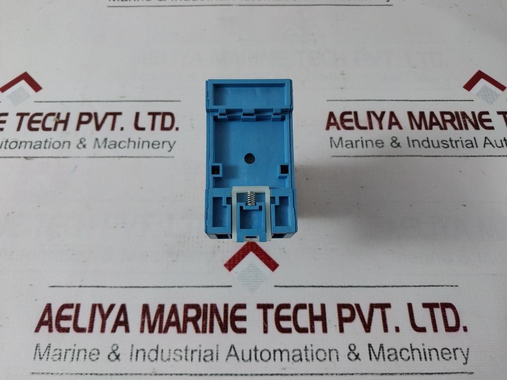 Finder 60.13.8.230.0040 Relay