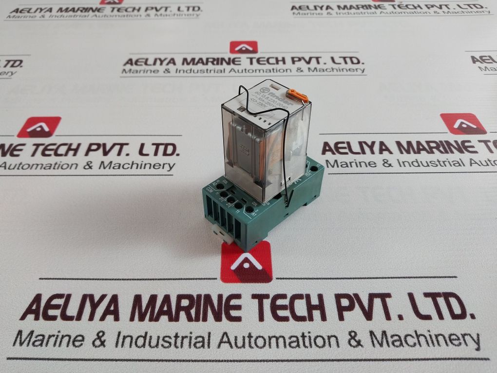 Finder 60.13.8.230.0040 Relay With 90.21 Socket Base