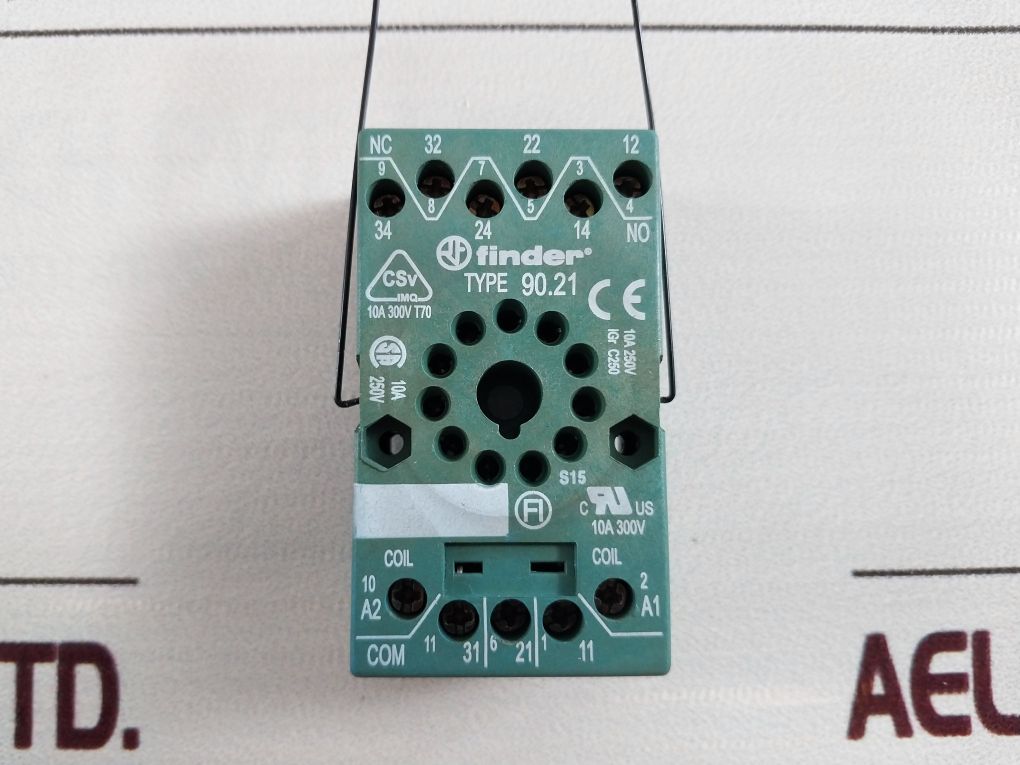 Finder 60.13.8.230.0040 Relay With 90.21 Socket Base