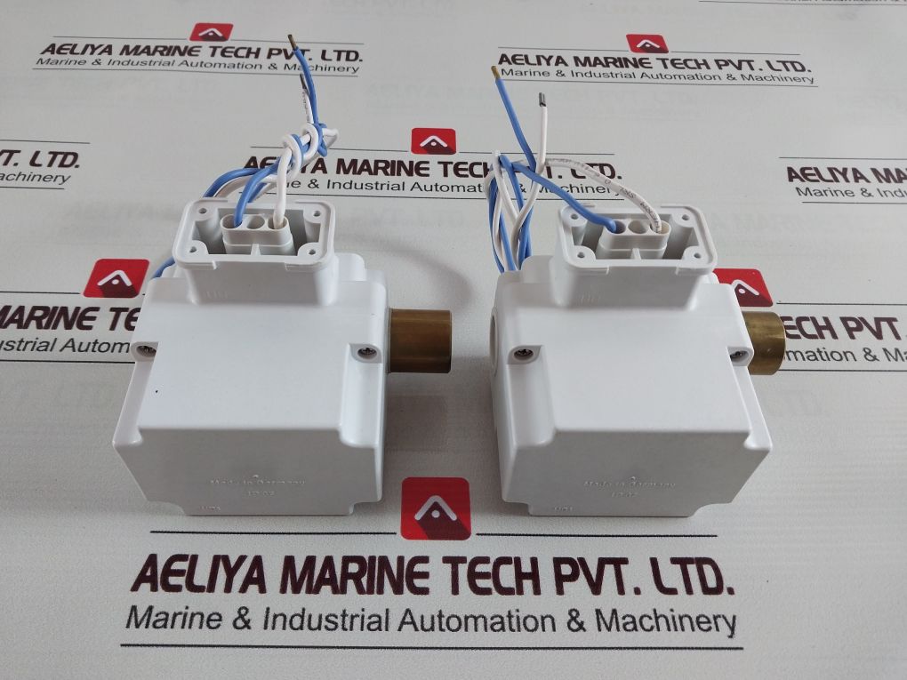 Aqua Signal 9840062500 Connection Box With Ignition Unit Hole