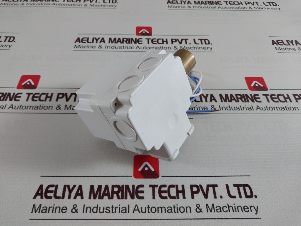 Aqua Signal 9840062500 Connection Box With Ignition Unit Hole