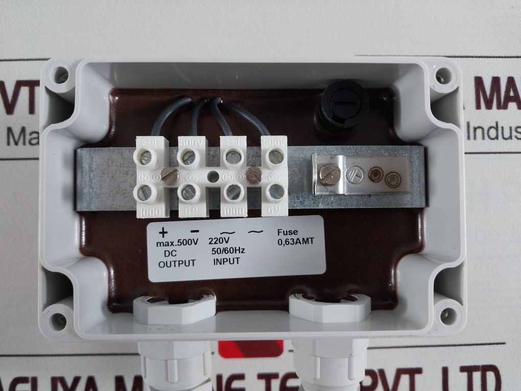 Aqua Signal 8332901300 Voltage Converter