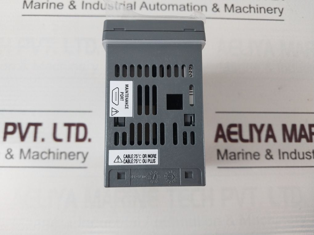 Yokogawa Um33A Digital Indicator Panel Meter Um33A-000-01