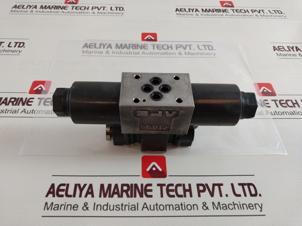 Yuken Dsg-01-3C4-d24-70 Directional Valve