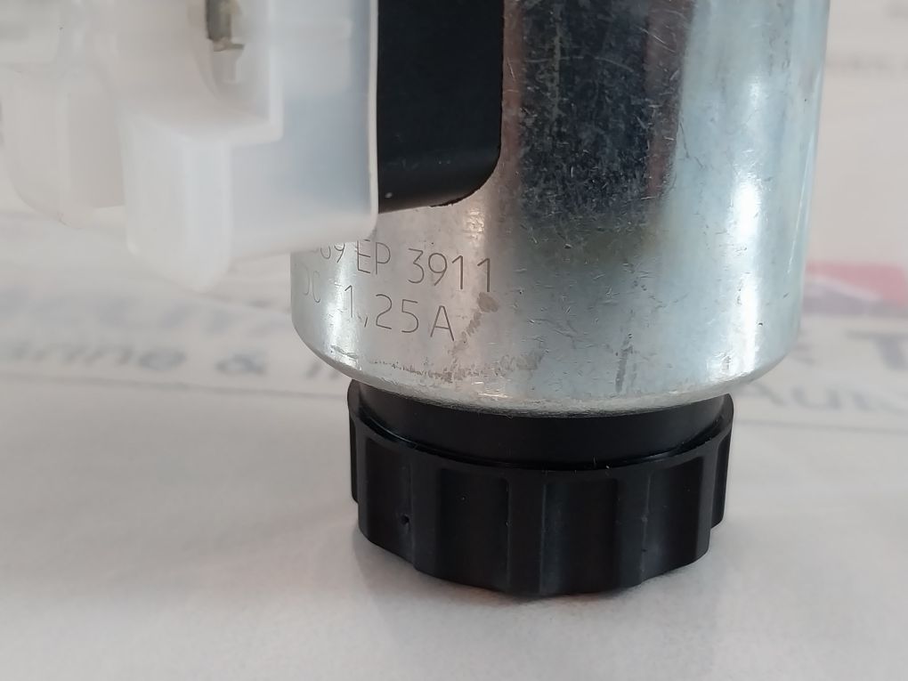 Rexroth R900561276 Directional Control Valve 4We 6 Y62/Eg24N9K4