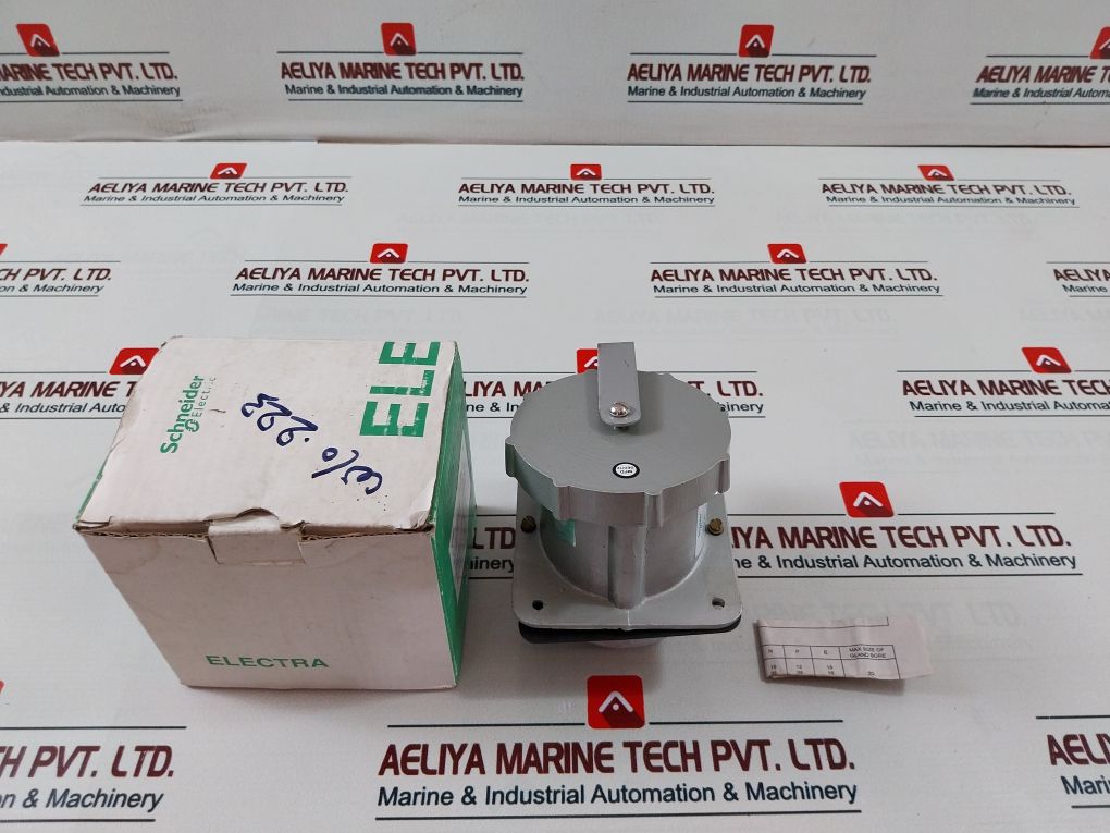 Schneider Electric 63A Metal Clad Protected Socket 380/440V